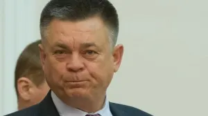 Экс-министр обороны Украины предлагает Севастополю работать обслугой и строить небоскребы