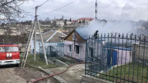 В Севастополе на пожаре пострадали два человека