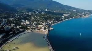 Отдыхающих просят неделю не купаться на пляжах южного берега Крыма