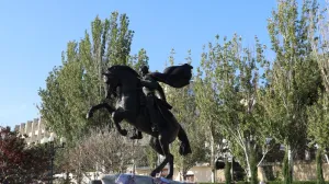 В Крыму вандалы осквернили памятник покорителю Закавказья