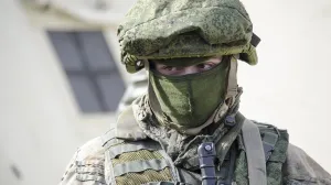 Губернатор Севастополя поздравил «вежливых людей» с профессиональным праздником 