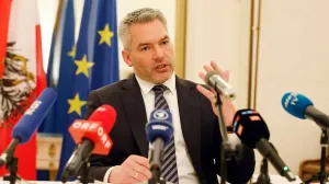 Канцлера Австрии раскритиковали за переговоры с Путиным