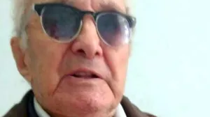 Полиция задержала 97-летнего ветерана за плакат о детях-сиротах