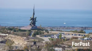 В Севастополе бомж готовил обед на Вечном огне