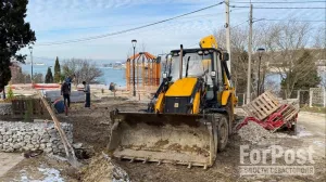 Сквер у побережья Севастополя стремительно преображается 