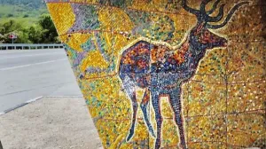 В Крыму собирают подписи за сохранение мозаичных советских остановок