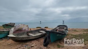 Многие керченские рыбаки предпочитают ловить сельдь «дедовским способом». 