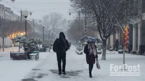 Пешеходам, как и автомобилистам, надо быть также внимательными на крымских дорогах.