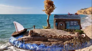 Материала для поделок в технике дрифтвуд на берегах Крыма хоть отбавляй. 