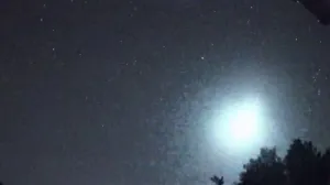 Объект вошёл в земную атмосферу и начал гореть. 