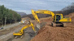 Будущее полотно дороги расчищено от возможных взрывоопасных предметов.