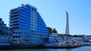 Экс-министр обороны Украины получил грамоту от Овсянникова