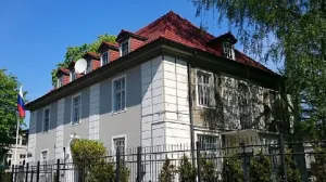 Польша пришла за последним российским консульством, но внутрь не пустили