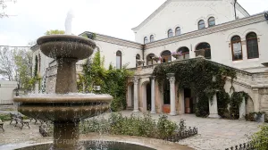 Одному из старейших зданий Севастополя предстоит обновление