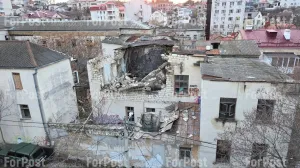 В центре Севастополя обрушилось старое здание 