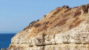 Вслед за спуском ко гроту Дианы оползень на Фиоленте  повредил  Царской пляж 