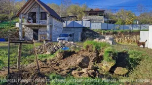 Старинная капитель возникла на стройке частного дома в Севастополе 
