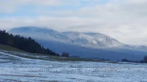 Закрытые дороги и снежные «барханы»: какой удар нанёс очередной шторм Крыму