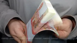 Россияне забрали у банков триллион: почему наличные снова оказались в моде