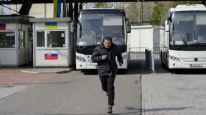 На Украине водитель бросил автобус с пассажирами и убежал в Словакию от военкомов