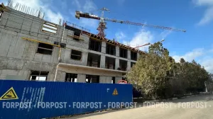 От Москвы до Севастополя: почему даже федеральные объекты превращаются в долгострои