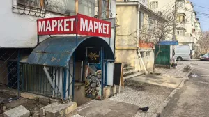 Неспокойный севастопольский дом победил торговцев снаружи, но получил новости из подвала 