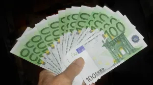 Страны Евросоюза хотят выдать кредит Украине, но спорят — в чьих интересах