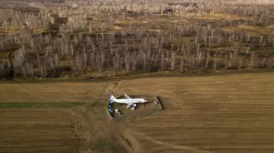 Из героев — в изгои: что стало с пилотами, посадившими самолёт в поле