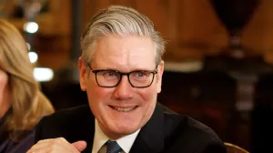 Британский премьер на фоне скандала с Эпштейном обещал биться за своё кресло до конца