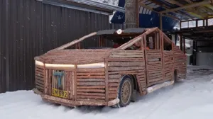 Старую «Ладу» смогли улучшить до Tesla Cybertruck при помощи дров