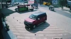 Лидер социалистов в Индии убит упавшим столбом во время дорожных работ