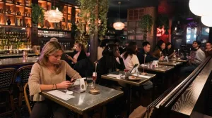 В США открылось кафе для свиданий с искусственным интеллектом