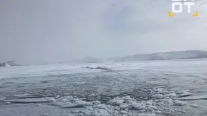 ЧП на Байкале: УАЗ с туристами утонул, провалившись под лёд