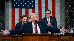 Трамп провёл самое длинное и спорное обращение к нации в истории США