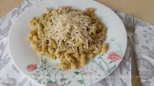 От каких продуктов россияне отказываются добровольно, а от каких отказаться не могут