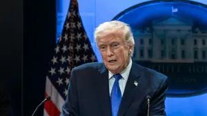 Трампа могут заставить выплатить сотни миллиардов за незаконные тарифы