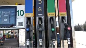 Перебои с топливом в Крыму и Севастополе объяснили непогодой