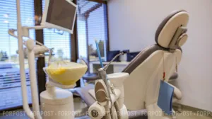 Стоматолог объяснил, почему «вечные» зубы могут не продержаться и пяти лет