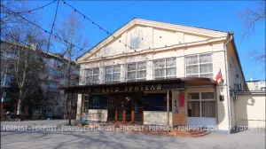 Пятёрки превращают в билеты: школьникам дают бесплатный вход в театр