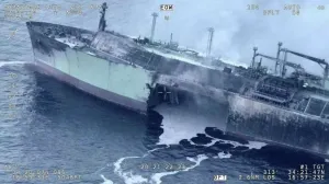 Для российского «летучего голландца» наняли спасателей