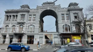 Что происходит со старейшим кинотеатром Крыма