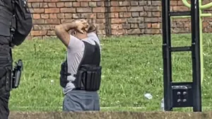 Тренировку мужчины со скакалкой прервали спецназ и вертолёт