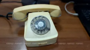 Россиянам посоветовали вслед за «уважаемыми людьми» вернуться к домашним телефонам