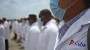 США обвинили в санкционной войне против кубинских врачей