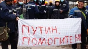 «Путин, Сечин. Помогите»: китайские рабочие, работавшие в России, вышли на протест