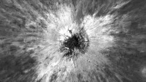 На Луне появился огромный новый кратер