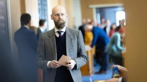 Эстонский депутат добивается права ходить с пистолетом в парламент