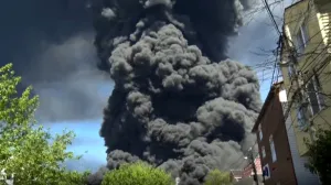 Третий крупный пожар в Туапсе: что о происходящем говорят экологи, врачи и власти