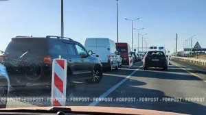 Ограничения на Крымском мосту собрали больше тысячи машин