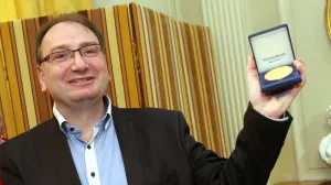 Премия от фантомного университета: как преподаватель 10 лет дурачил учёный мир 